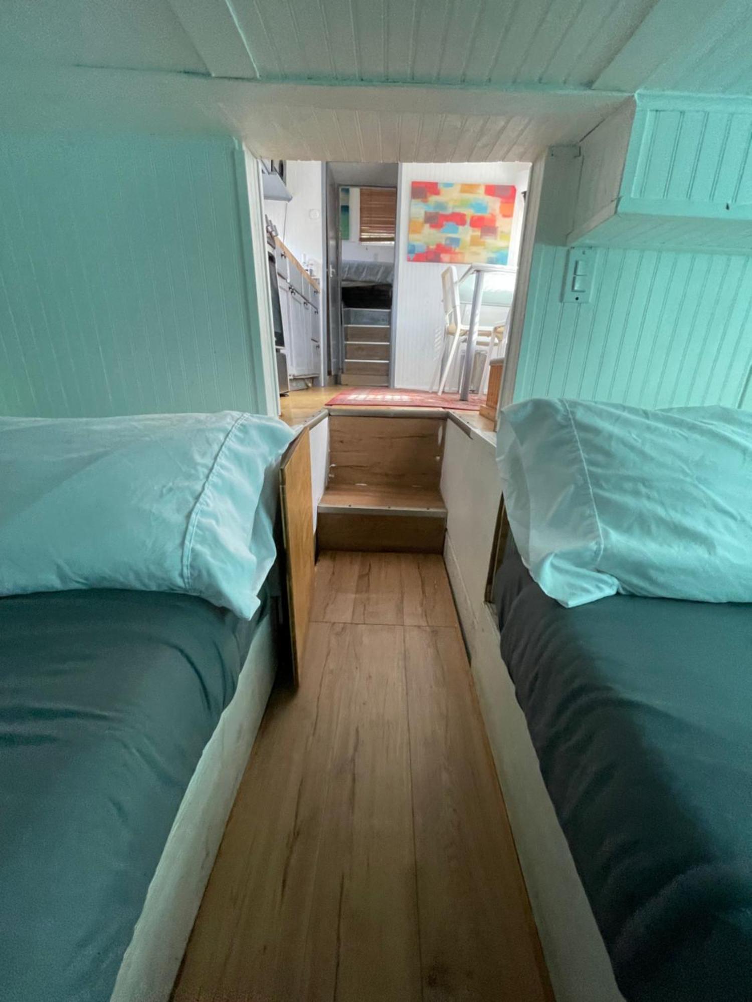 Updated Houseboat On The River! 포트 로더데일 외부 사진
