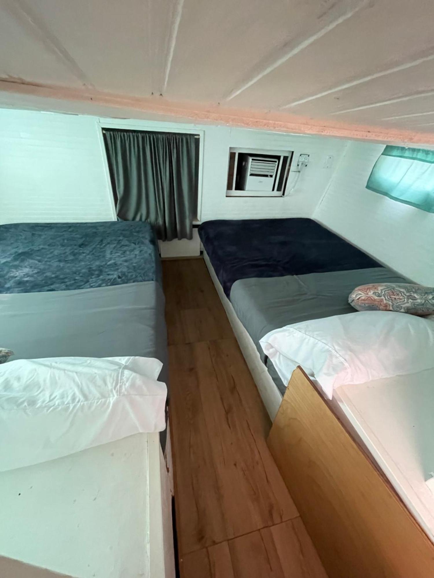 Updated Houseboat On The River! 포트 로더데일 외부 사진