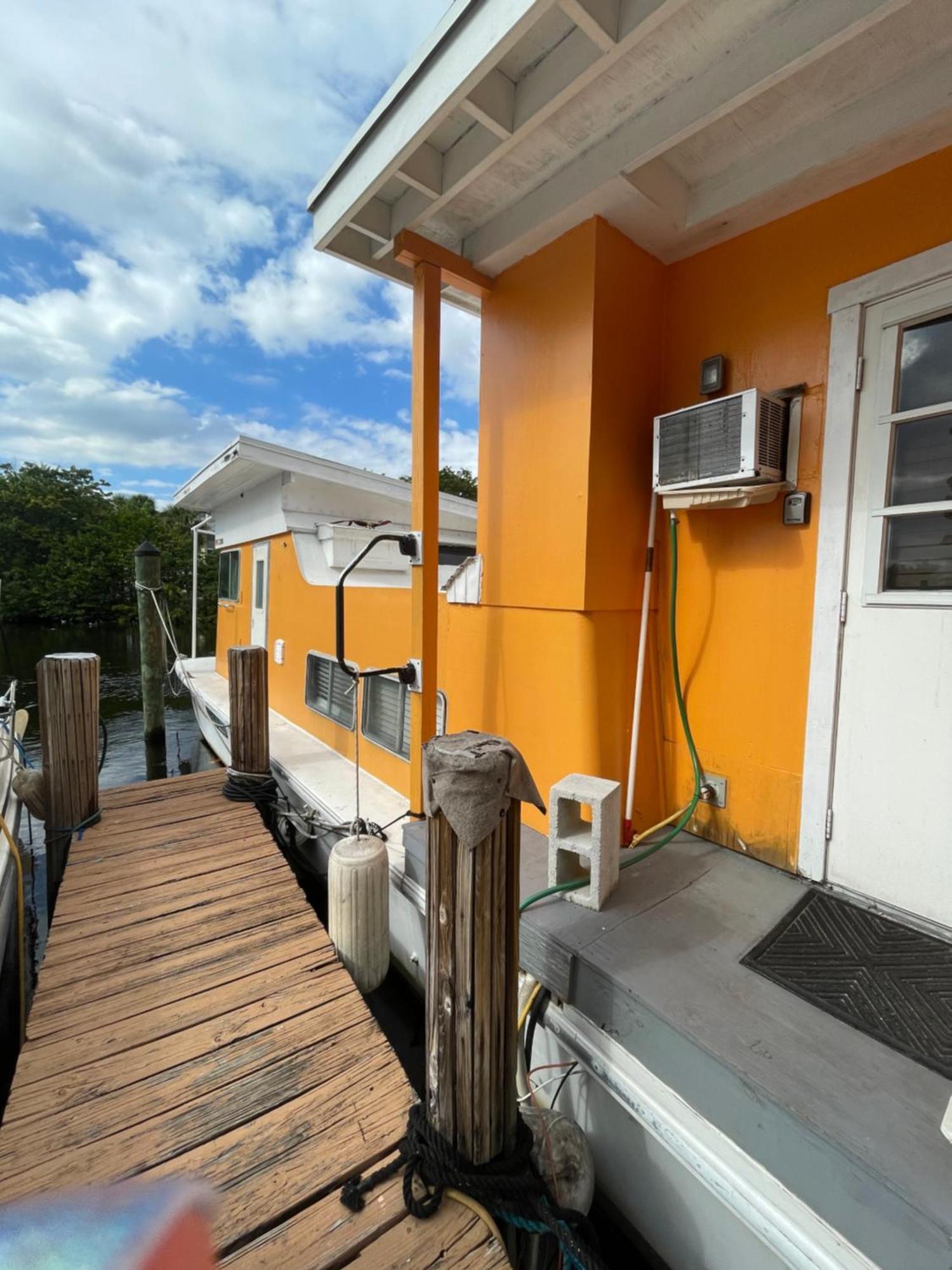 Updated Houseboat On The River! 포트 로더데일 외부 사진